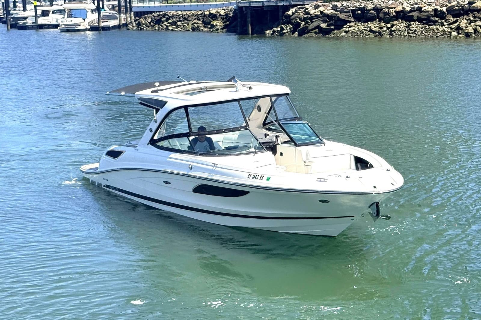2016 Sea Ray SLX 350 - Photo 2