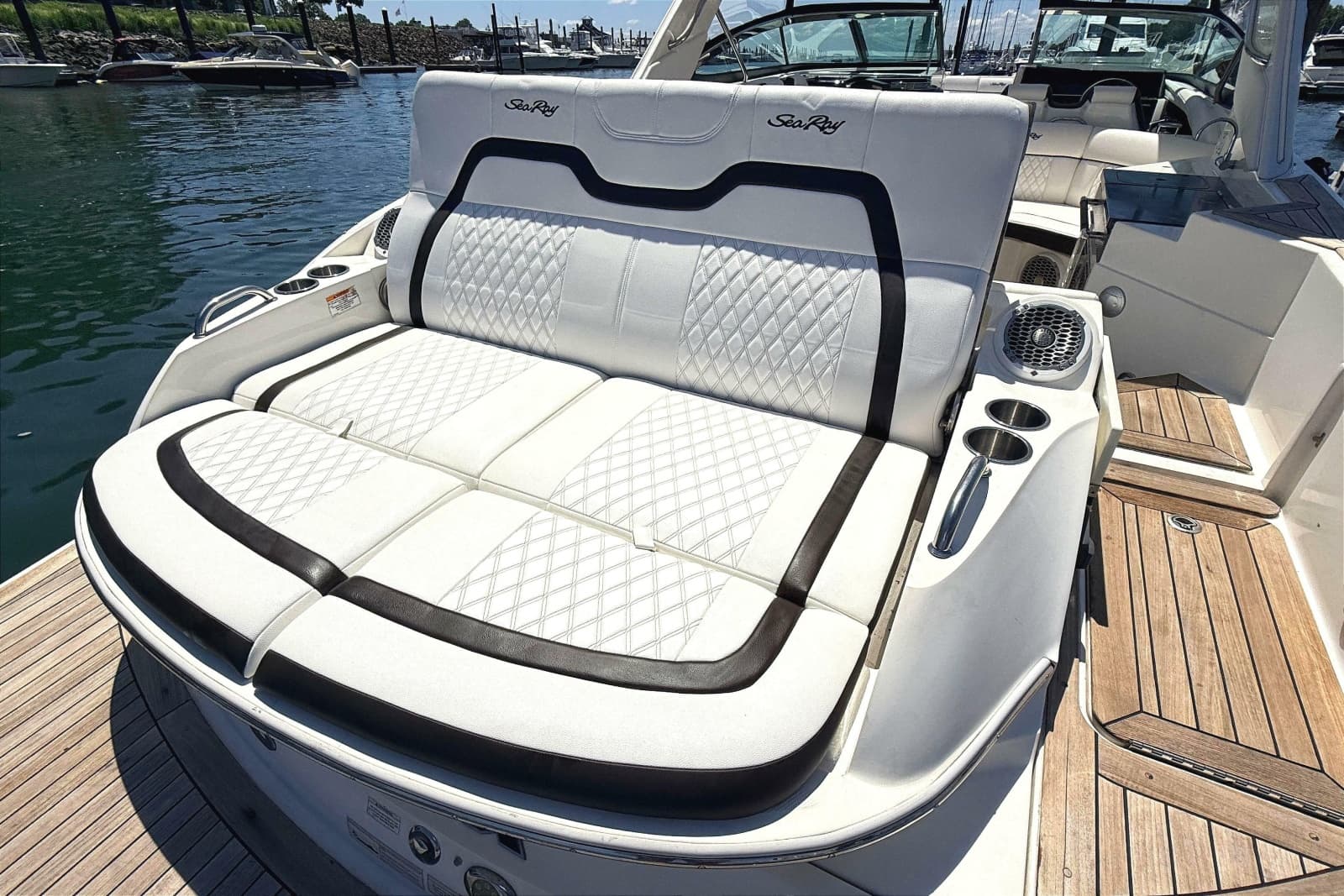 2016 Sea Ray SLX 350 - Photo 5