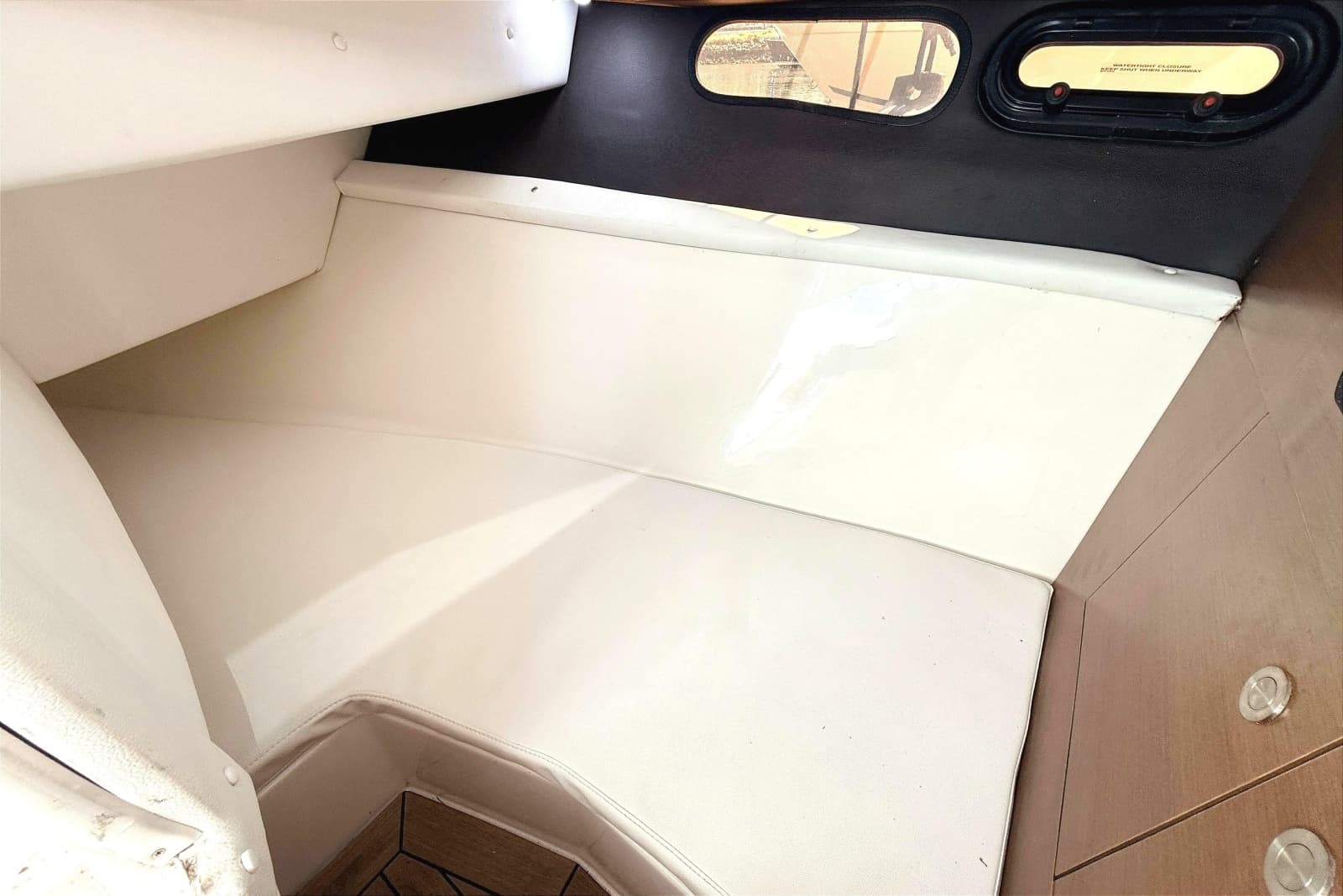 2016 Sea Ray SLX 350 - Photo 27
