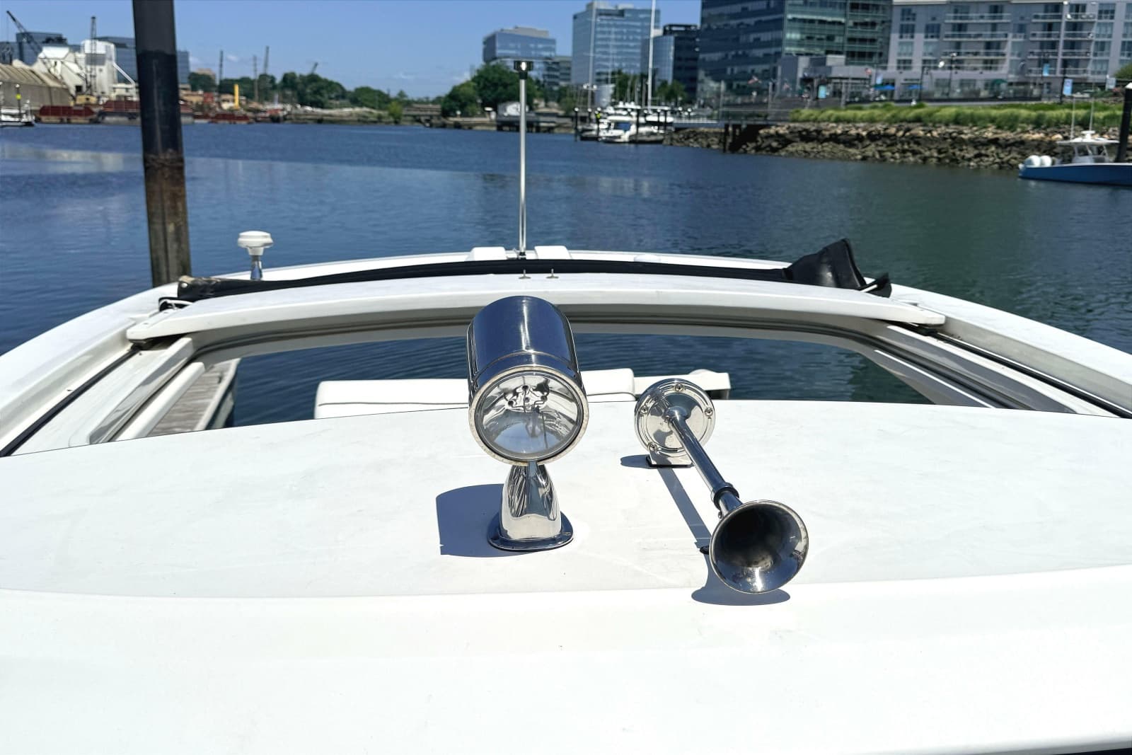 2016 Sea Ray SLX 350 - Photo 32