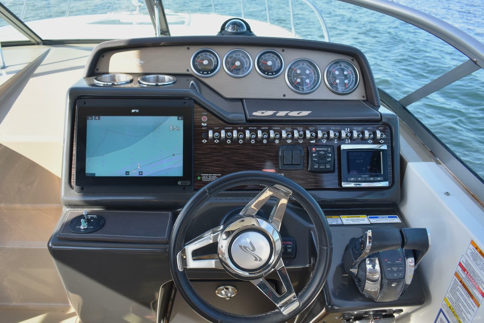 2016 Sea Ray Sundancer 310 - Photo 16