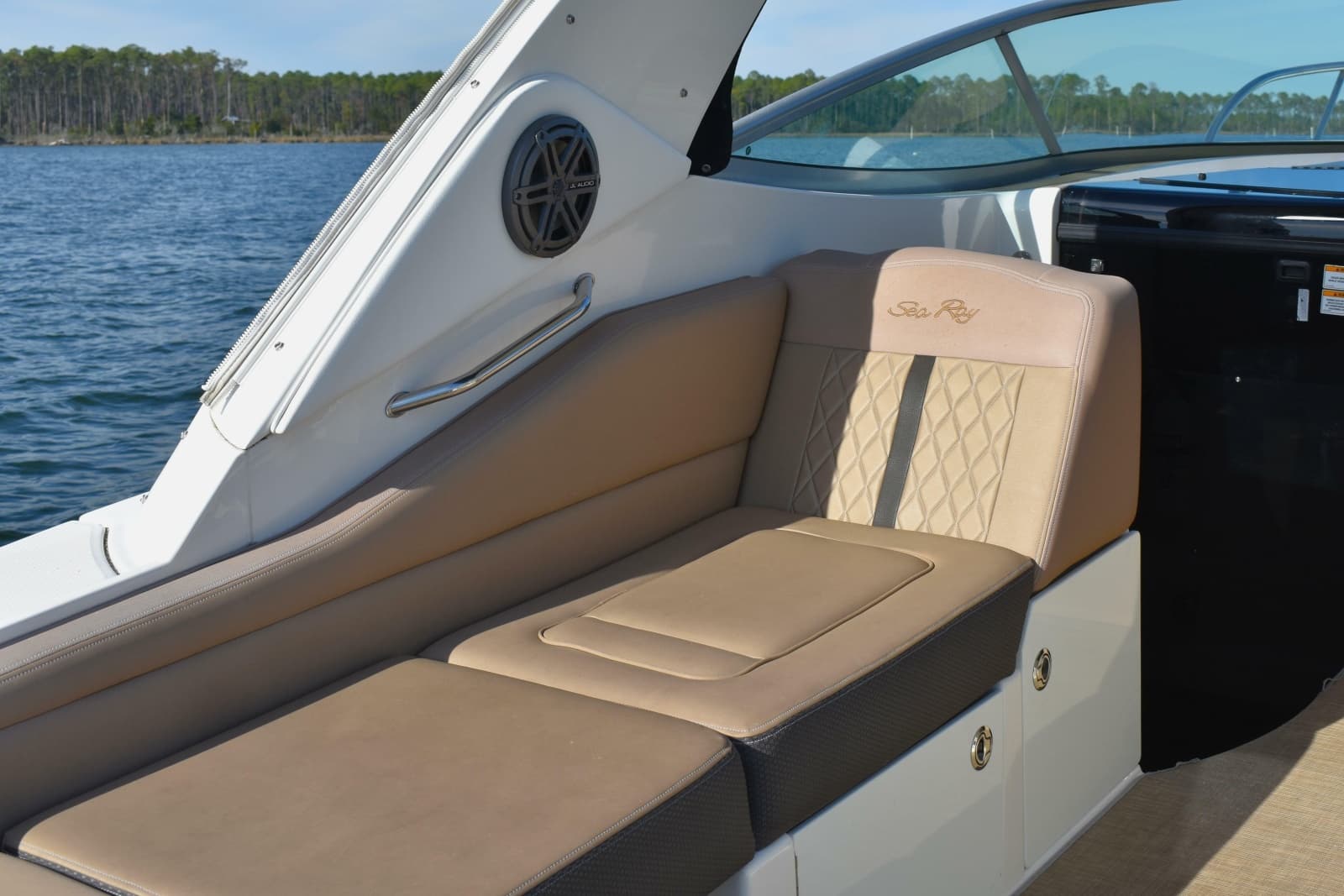 2016 Sea Ray Sundancer 310 - Photo 14