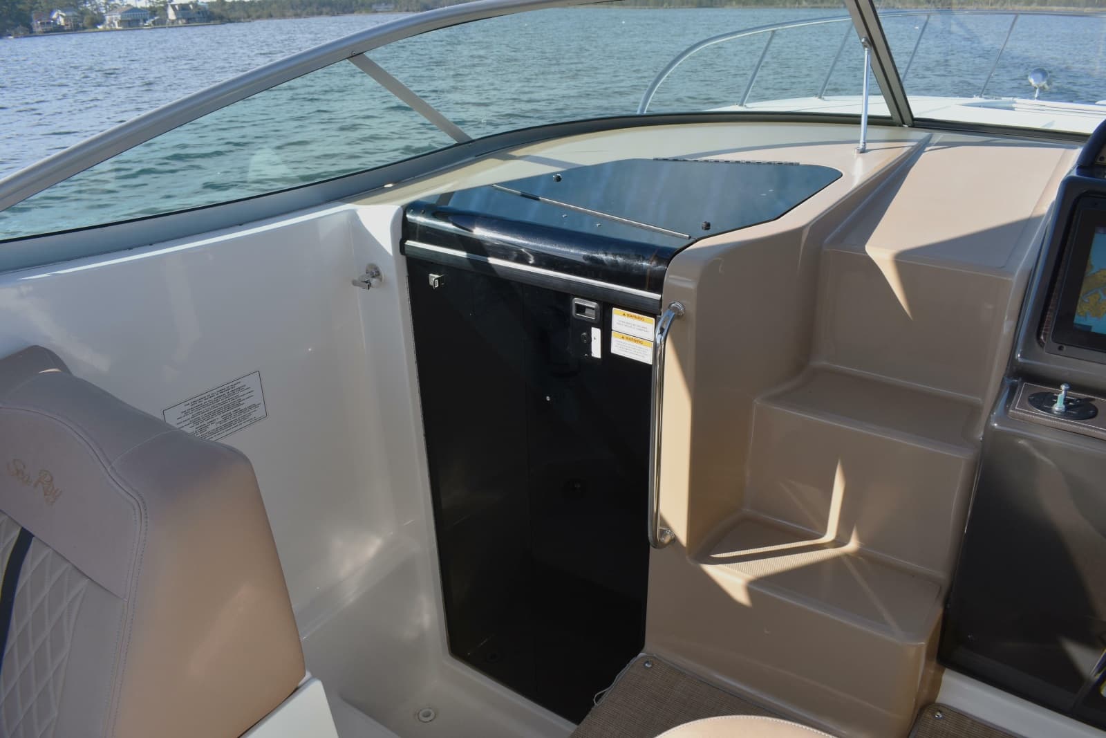 2016 Sea Ray Sundancer 310 - Photo 22