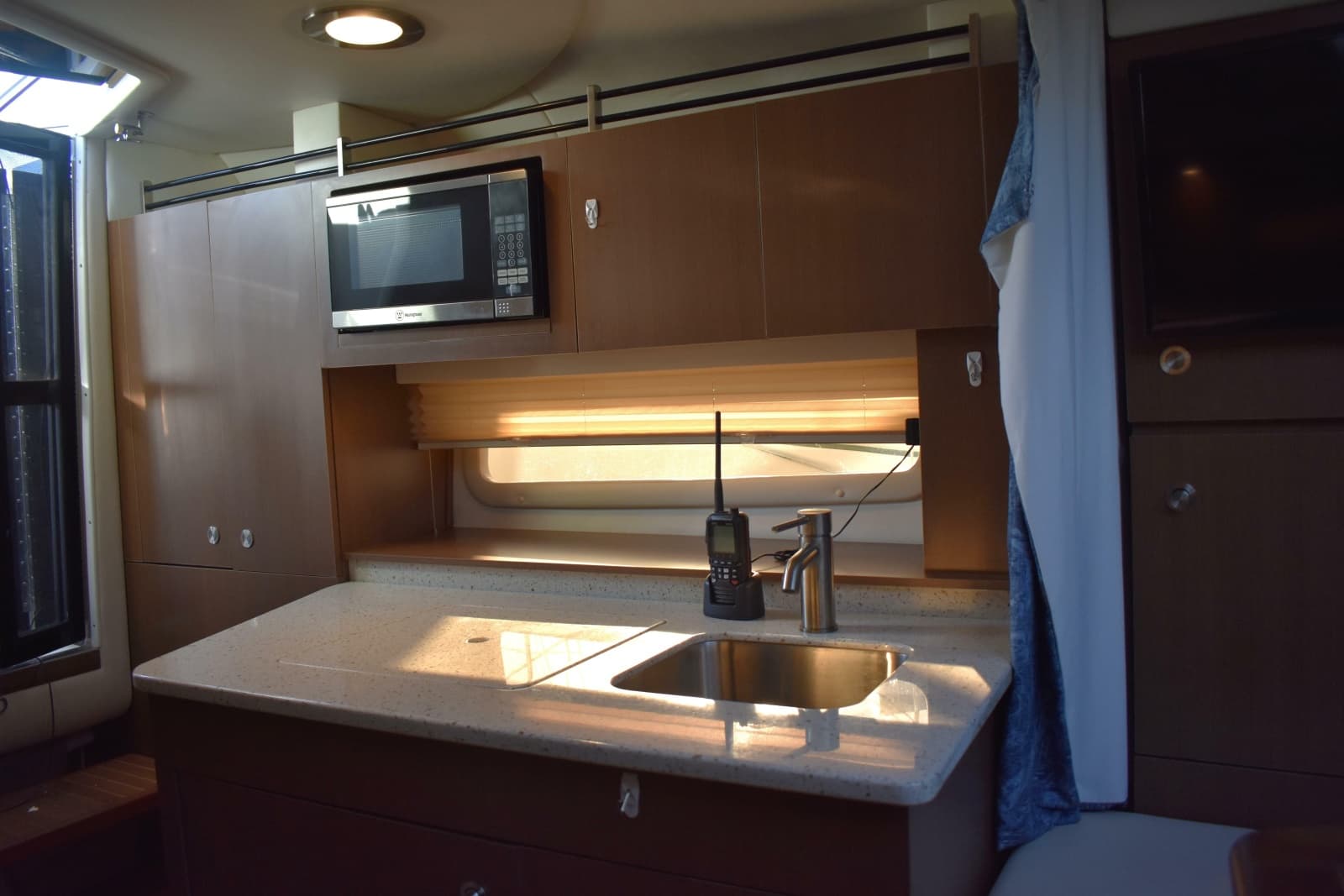 2016 Sea Ray Sundancer 310 - Photo 36