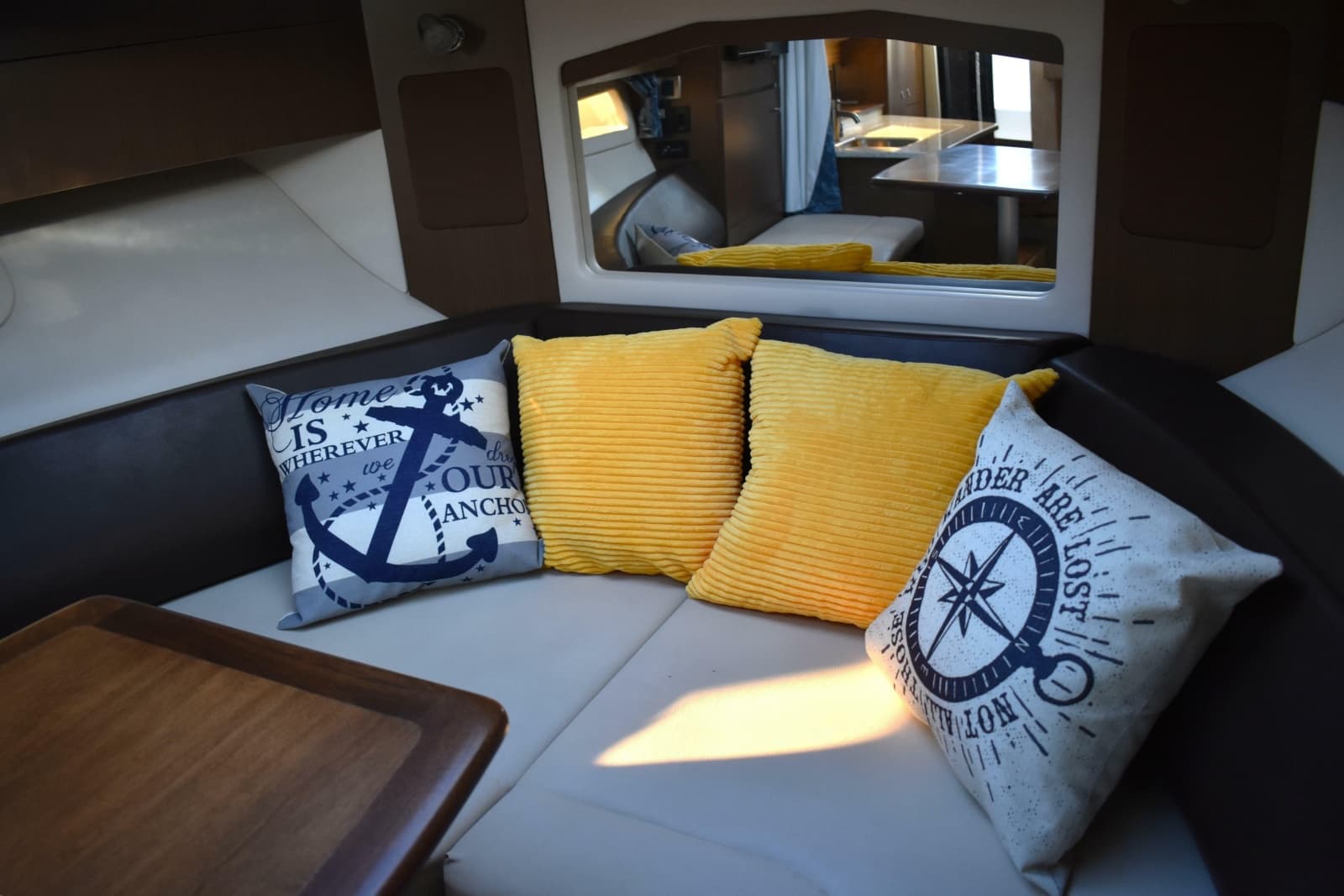 2016 Sea Ray Sundancer 310 - Photo 33