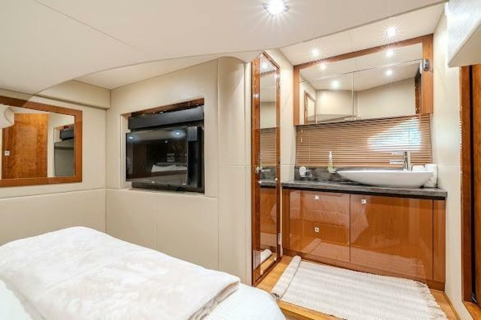 2016 Sea Ray Sundancer 510 - Photo 33