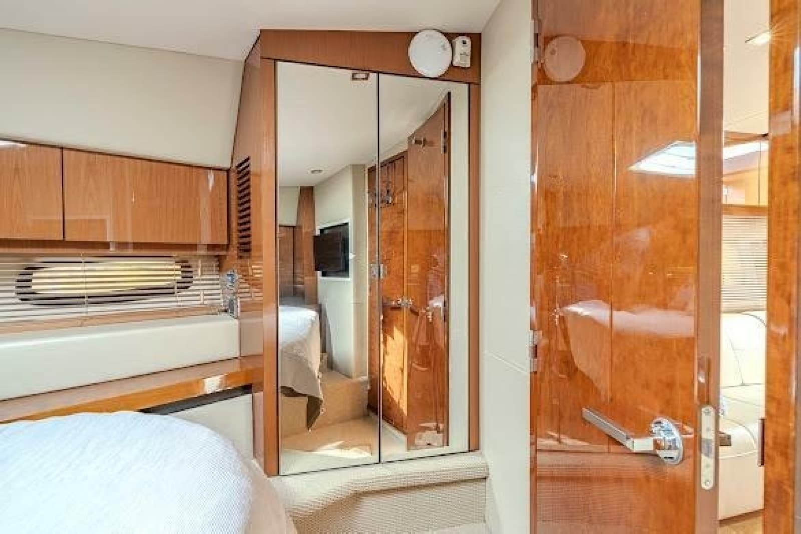 2016 Sea Ray Sundancer 510 - Photo 40