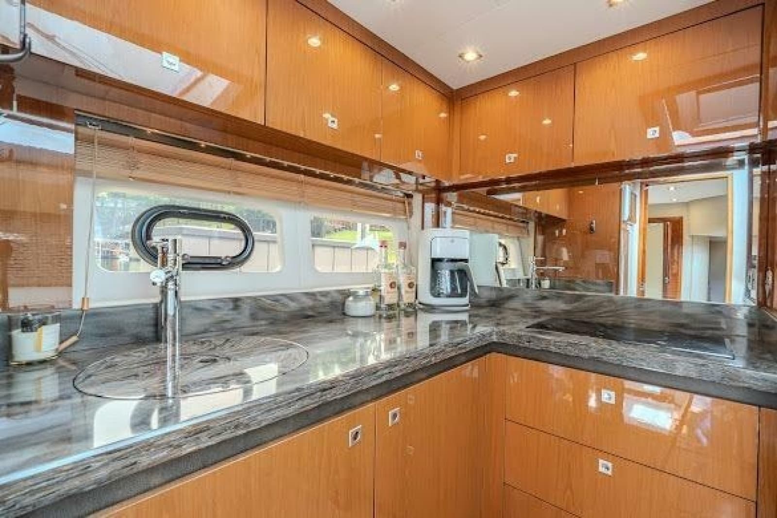 2016 Sea Ray Sundancer 510 - Photo 43