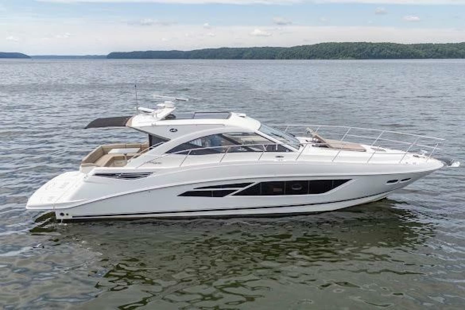 2016 Sea Ray Sundancer 510 - Photo 3