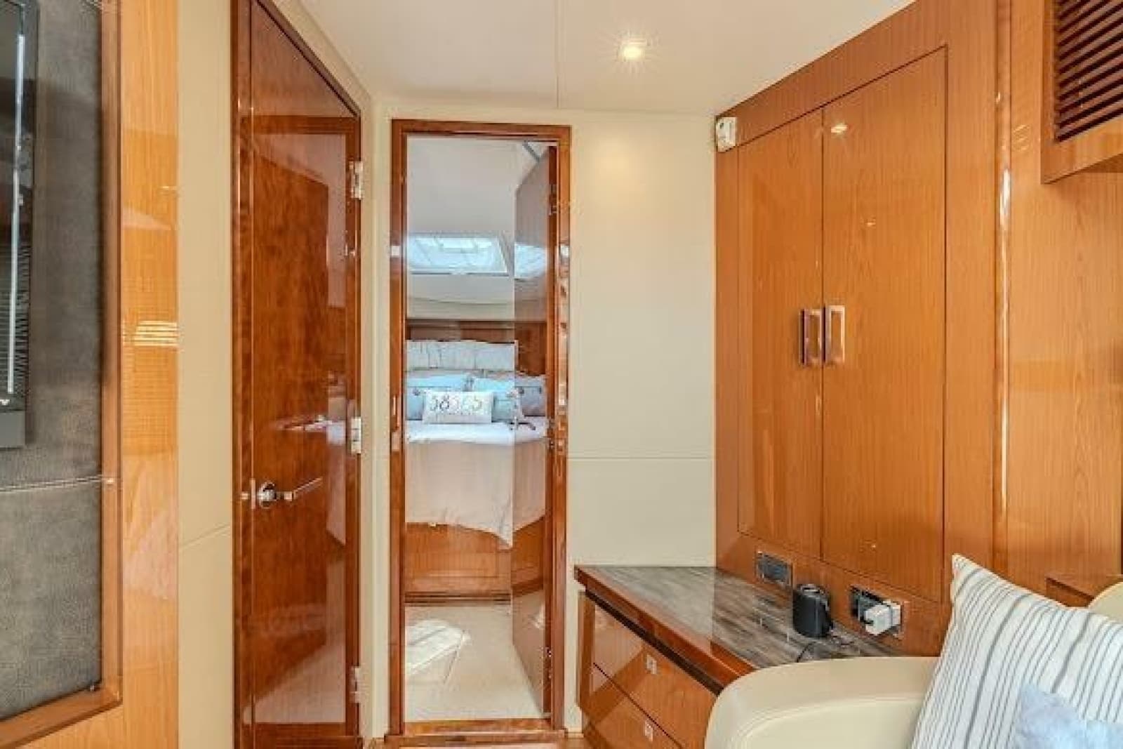 2016 Sea Ray Sundancer 510 - Photo 44