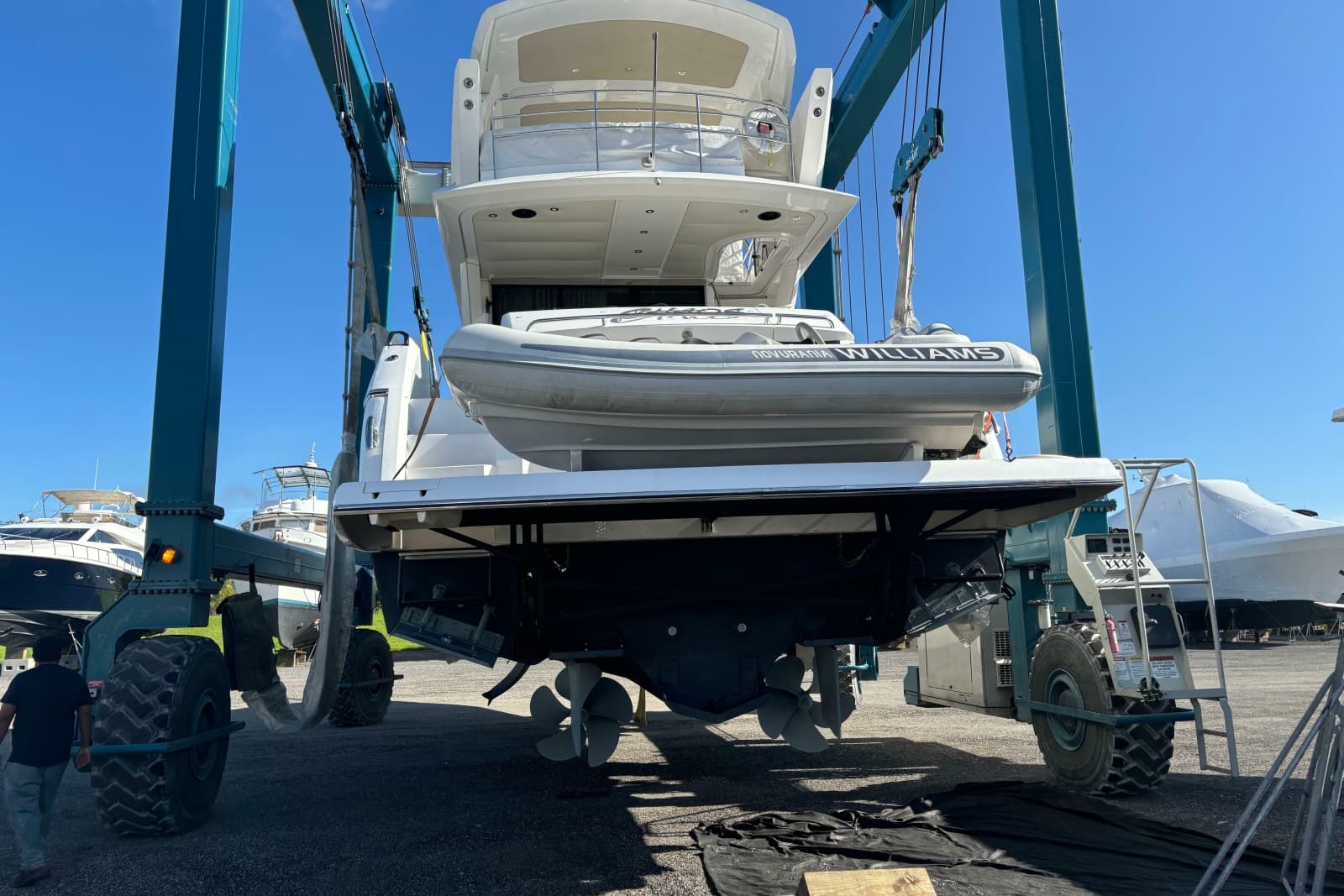 2016 Sunseeker Manhattan 65 - Photo 32