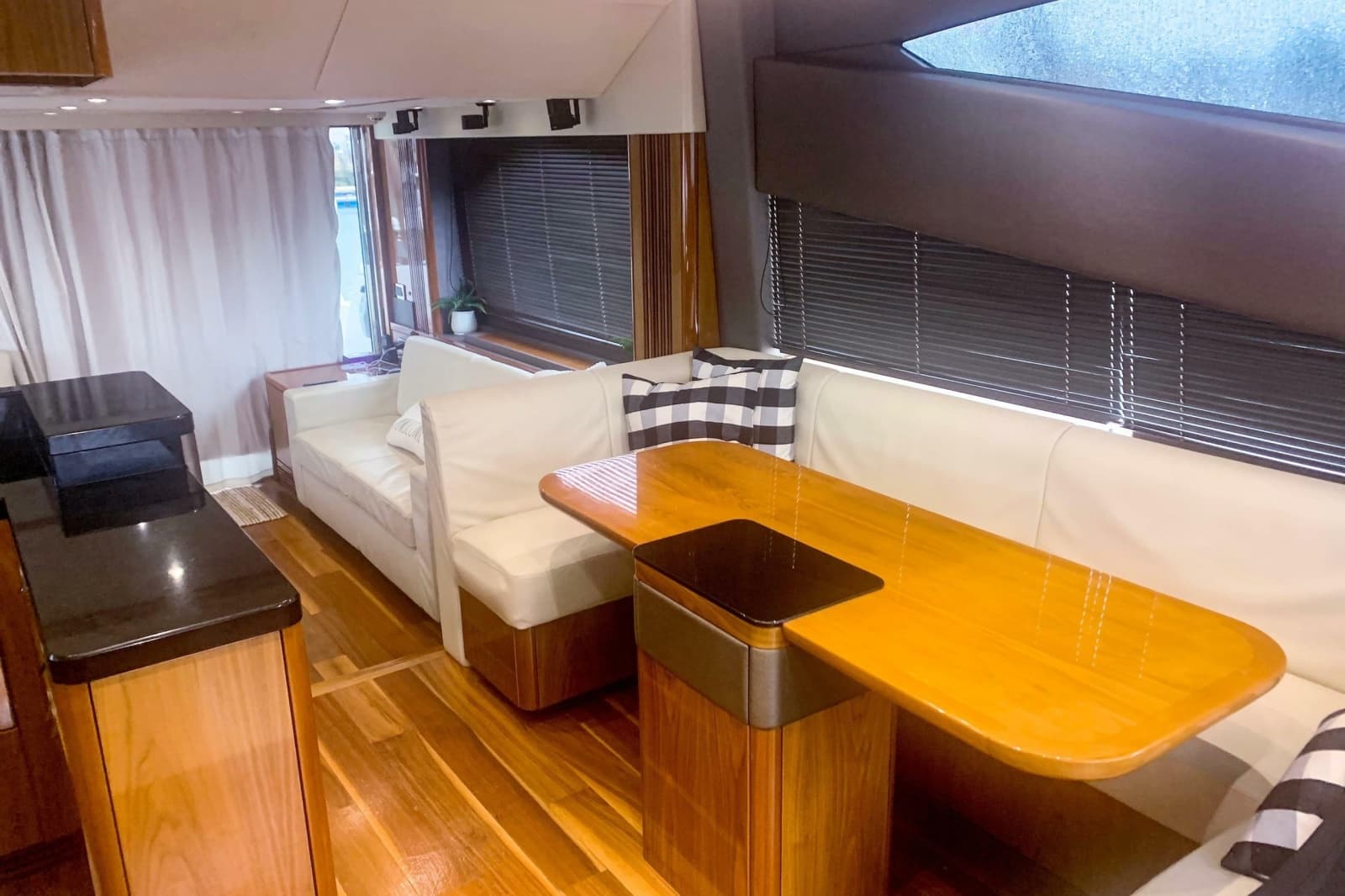 2016 Sunseeker Manhattan 65 - Photo 6