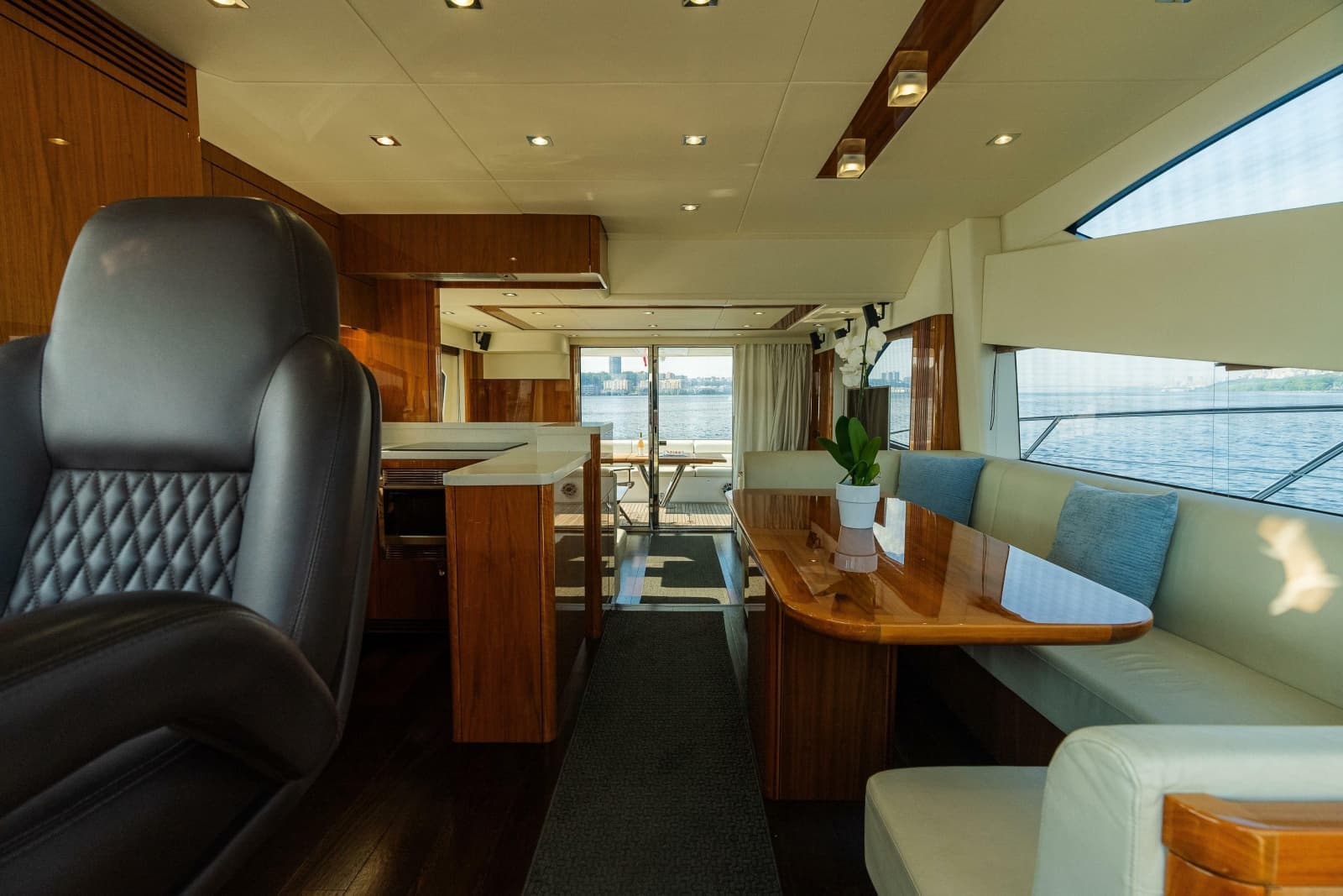 2016 Sunseeker Manhattan 65 - Photo 19
