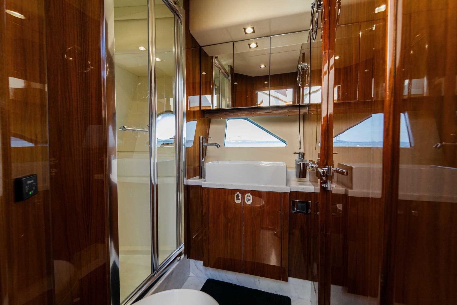 2016 Sunseeker Manhattan 65 - Photo 37