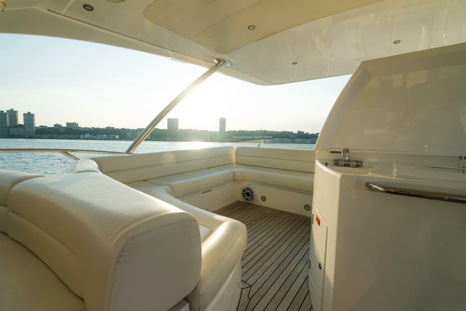 2016 Sunseeker Manhattan 65 - Photo 43