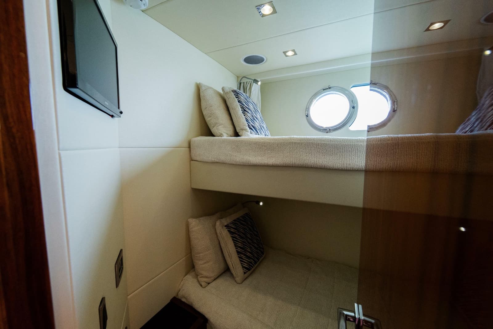 2016 Sunseeker Manhattan 65 - Photo 38