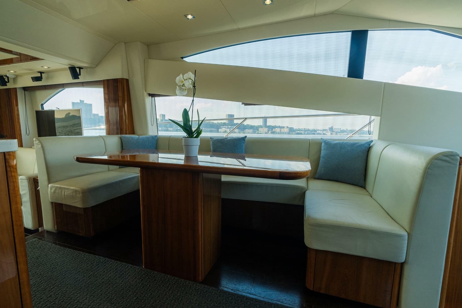 2016 Sunseeker Manhattan 65 - Photo 17