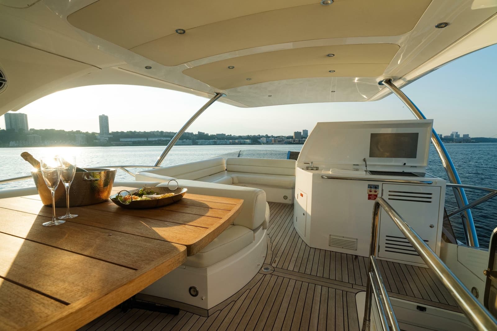 2016 Sunseeker Manhattan 65 - Photo 41