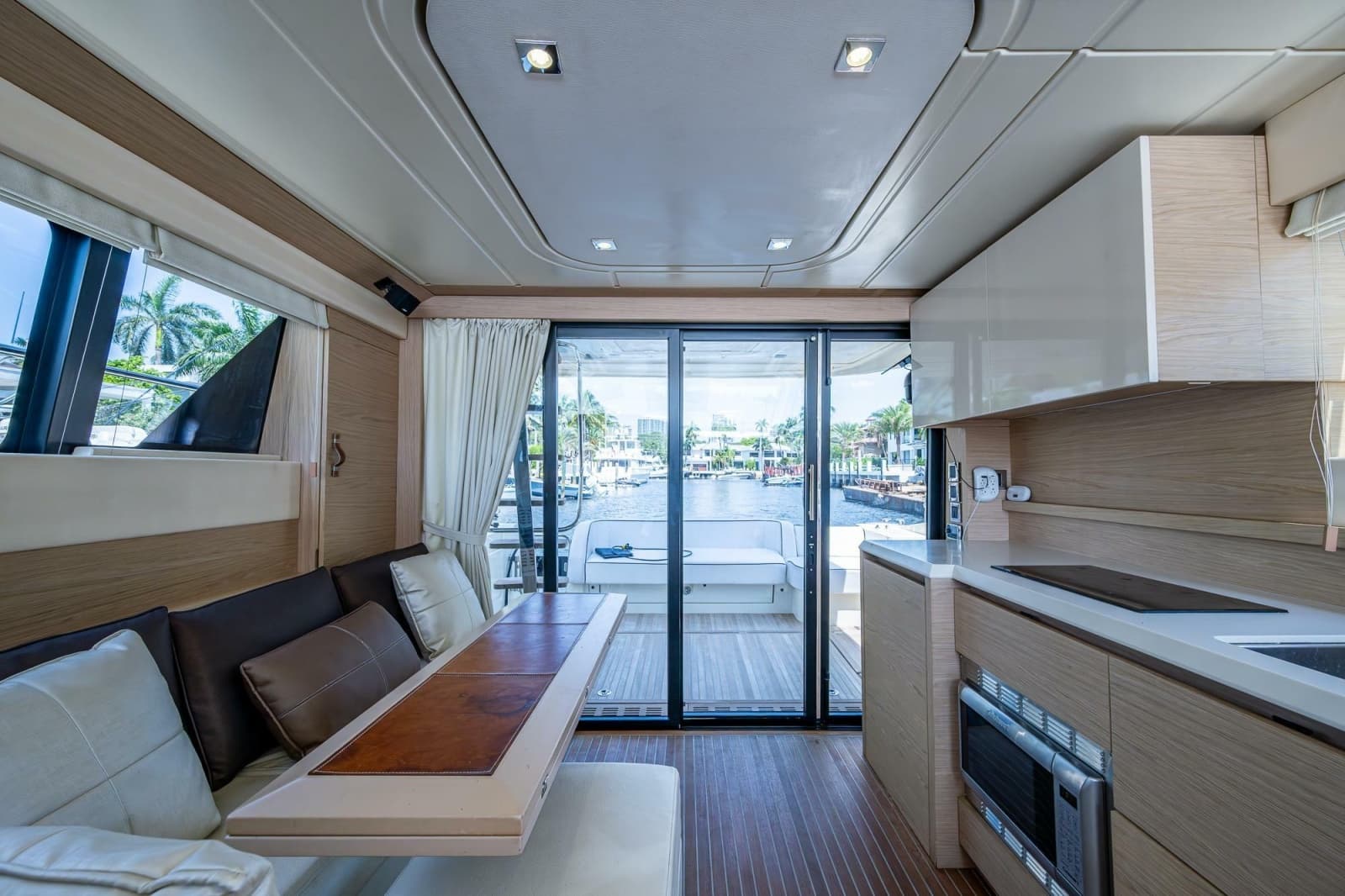 2015 Beneteau Monte Carlo 4 - Photo 52