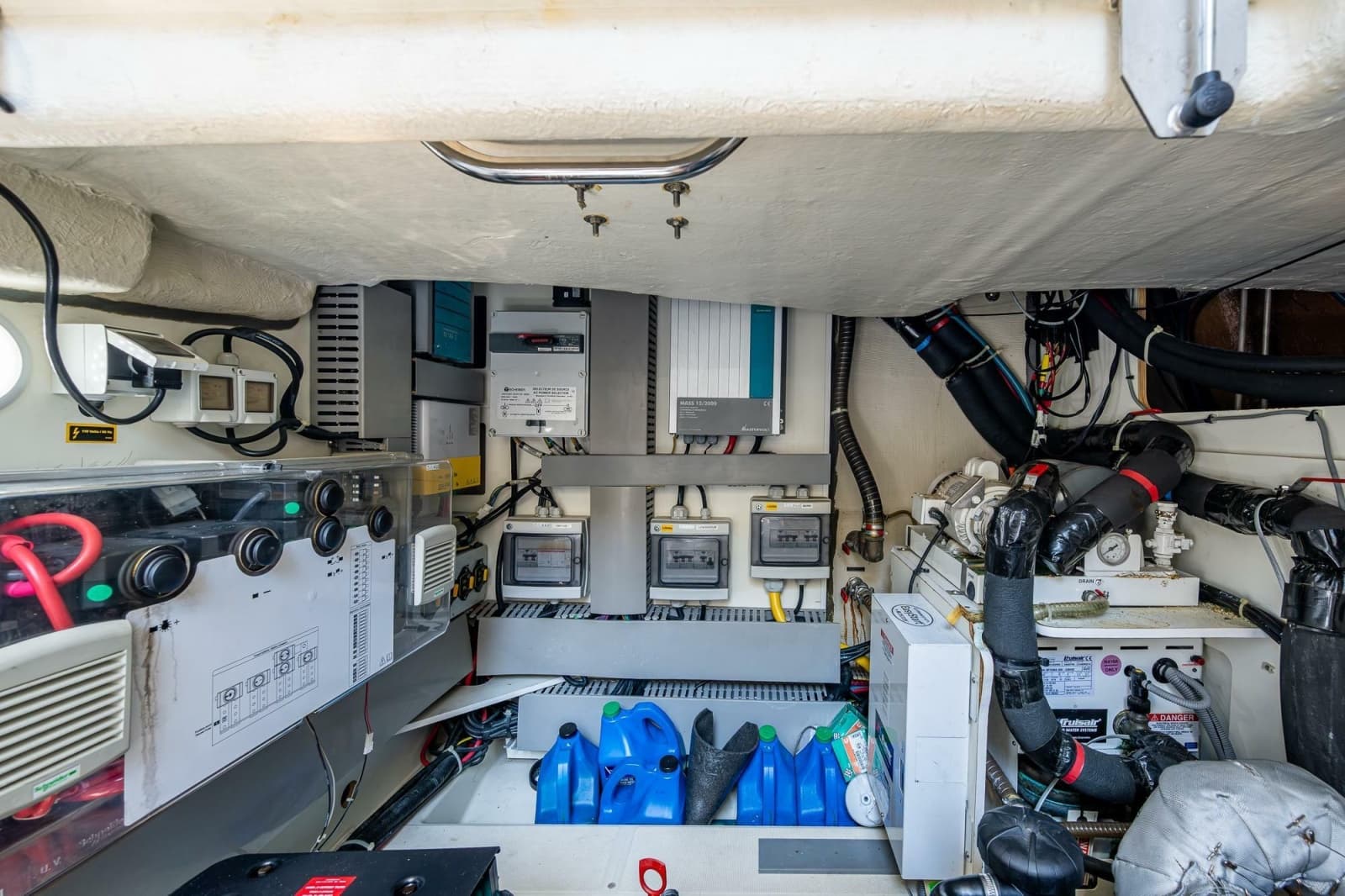2015 Beneteau Monte Carlo 4 - Photo 25