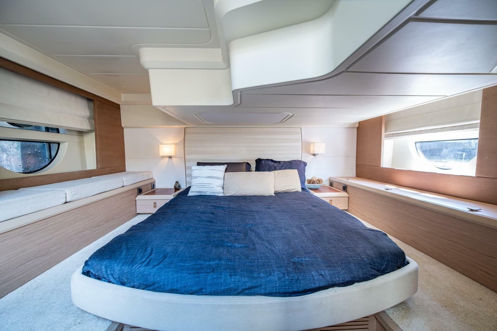 2015 Beneteau Monte Carlo 4 - Photo 40