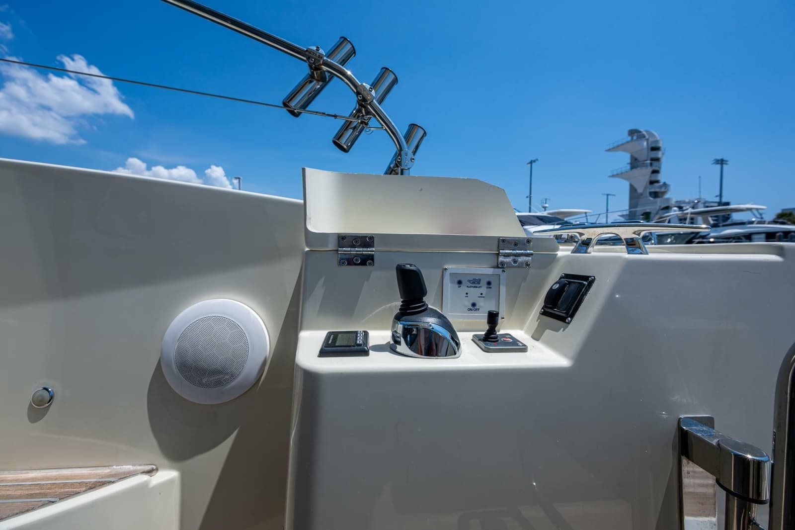 2015 Beneteau Monte Carlo 4 - Photo 19