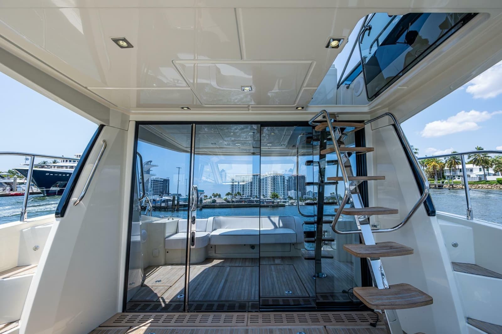 2015 Beneteau Monte Carlo 4 - Photo 20