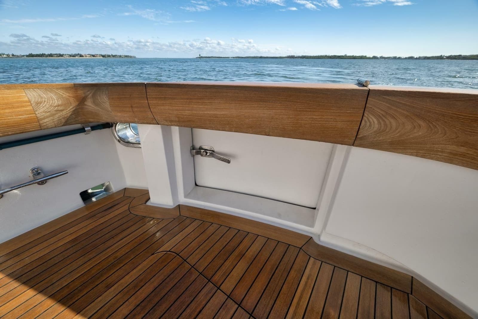 2015 Hatteras GT70 - Photo 18