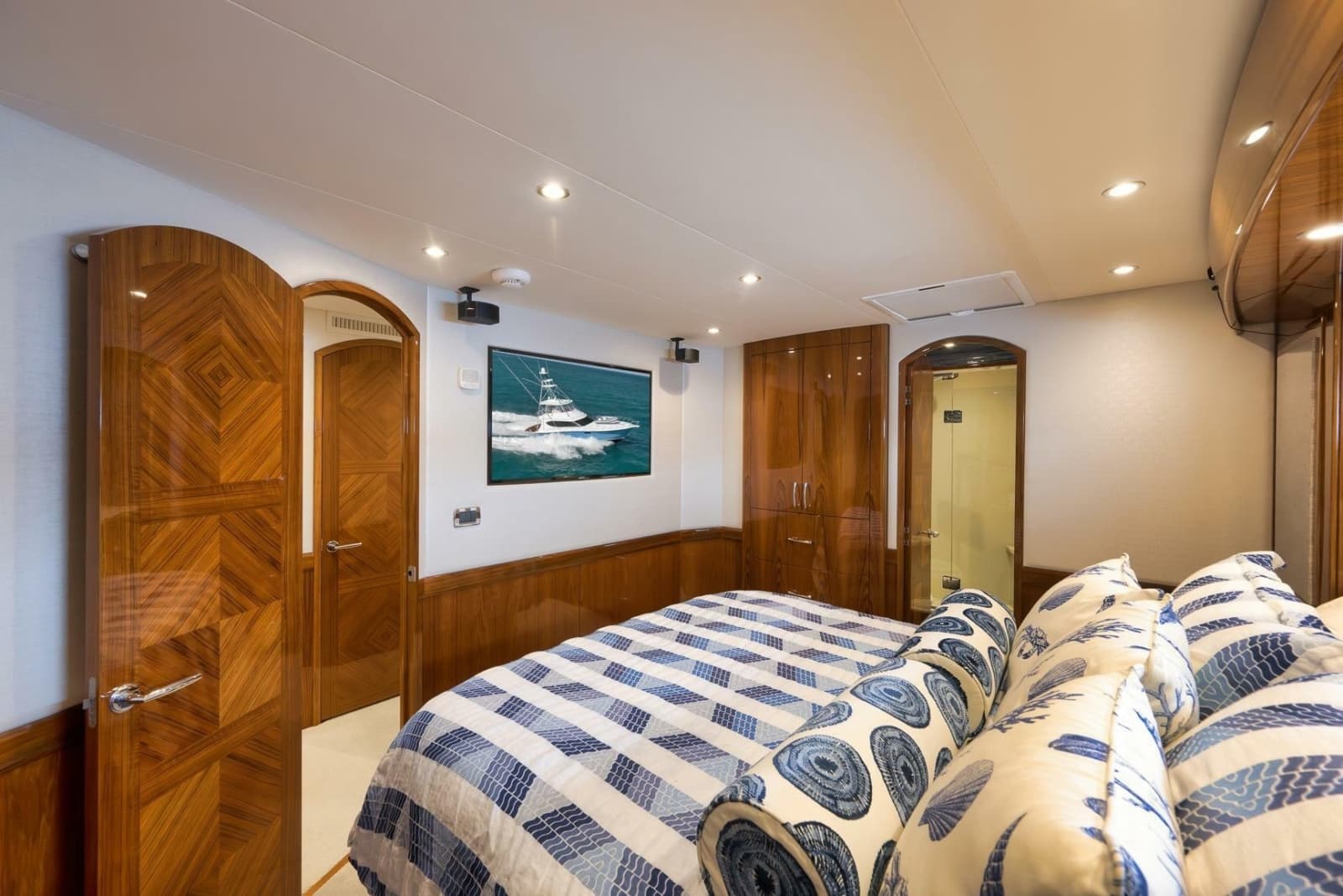 2015 Hatteras GT70 - Photo 43