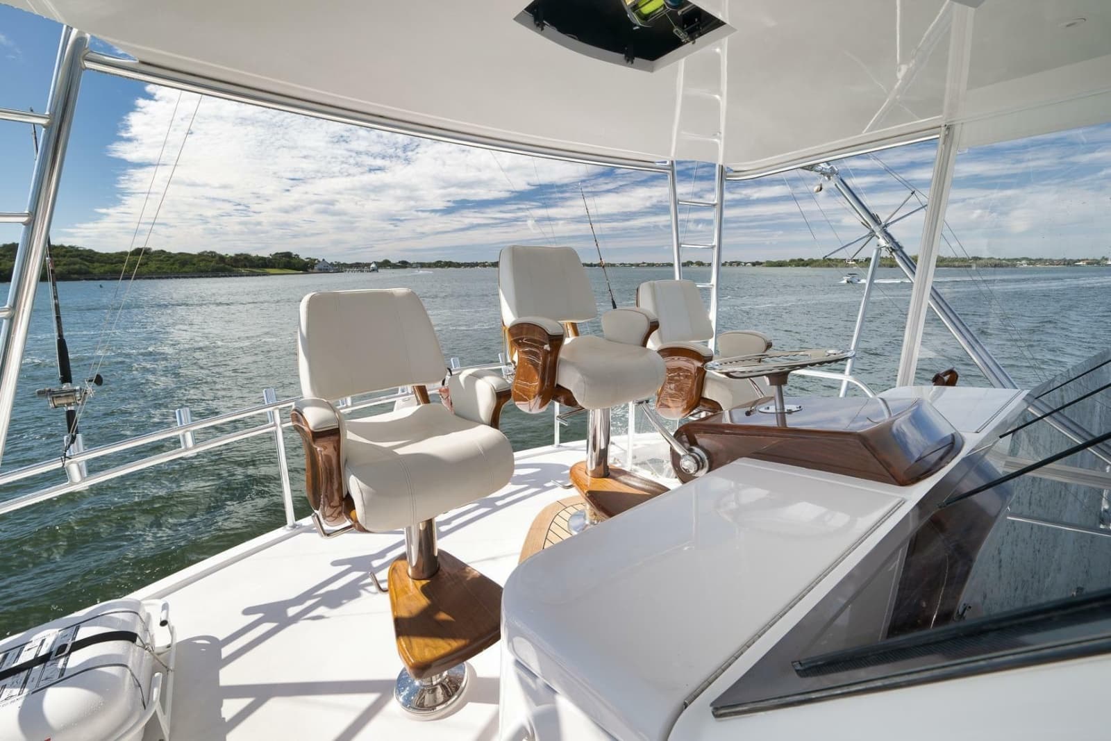 2015 Hatteras GT70 - Photo 76