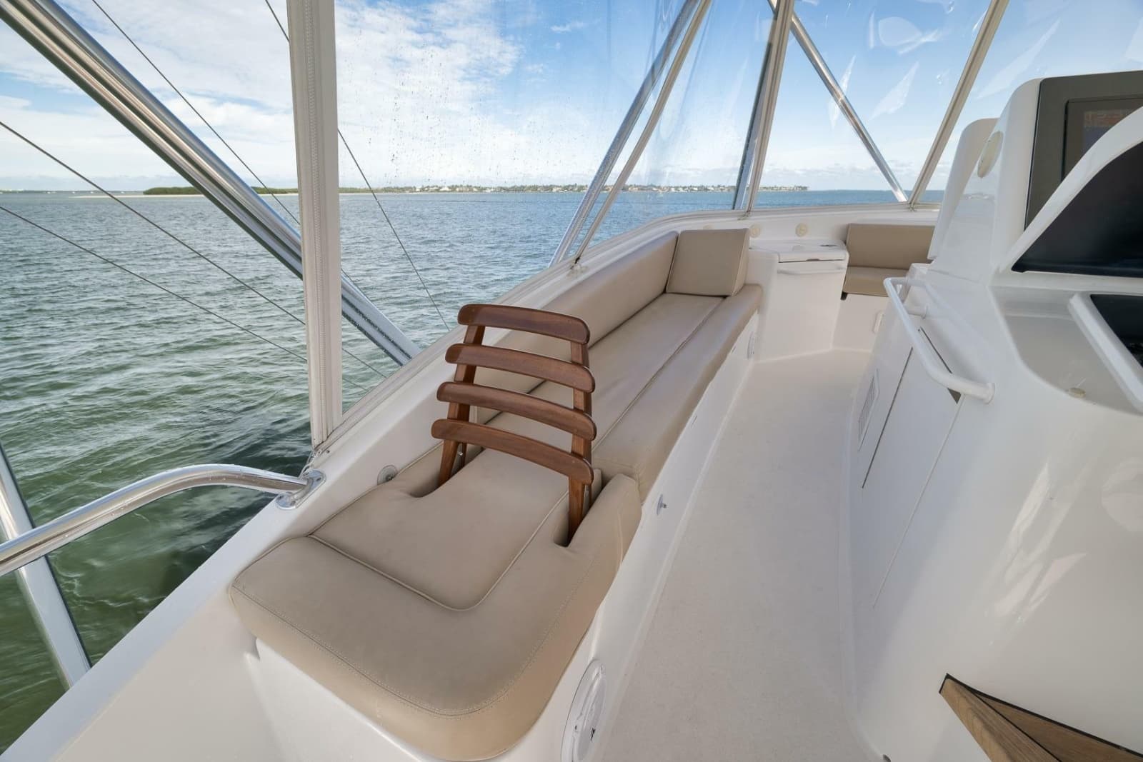 2015 Hatteras GT70 - Photo 71