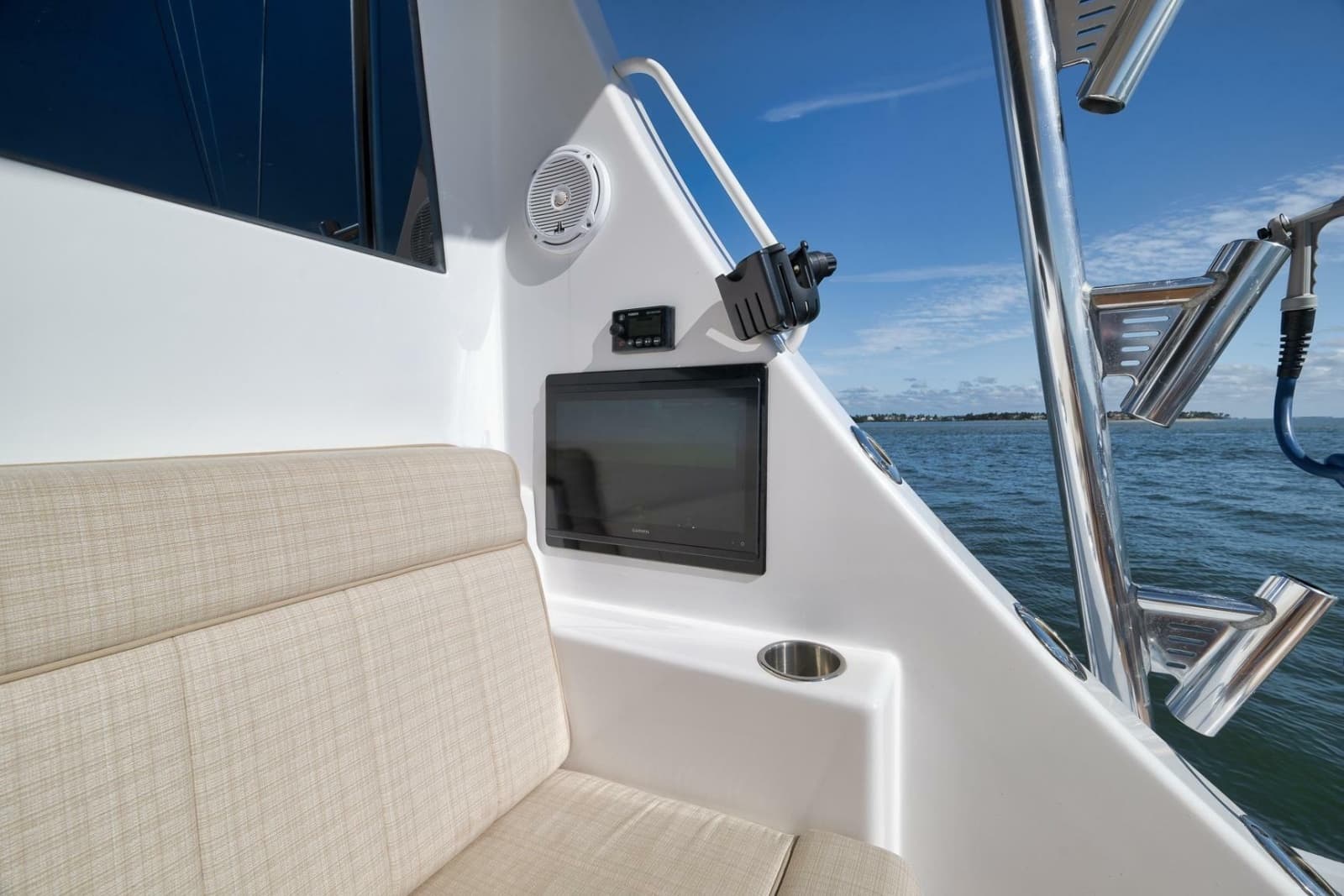 2015 Hatteras GT70 - Photo 23