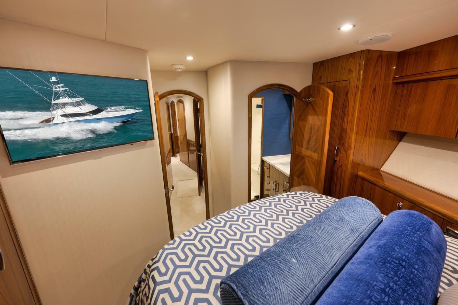 2015 Hatteras GT70 - Photo 50