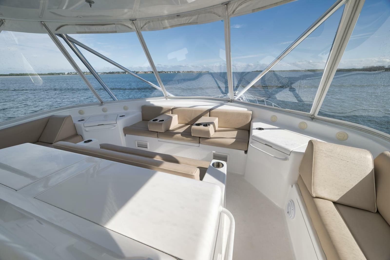 2015 Hatteras GT70 - Photo 69