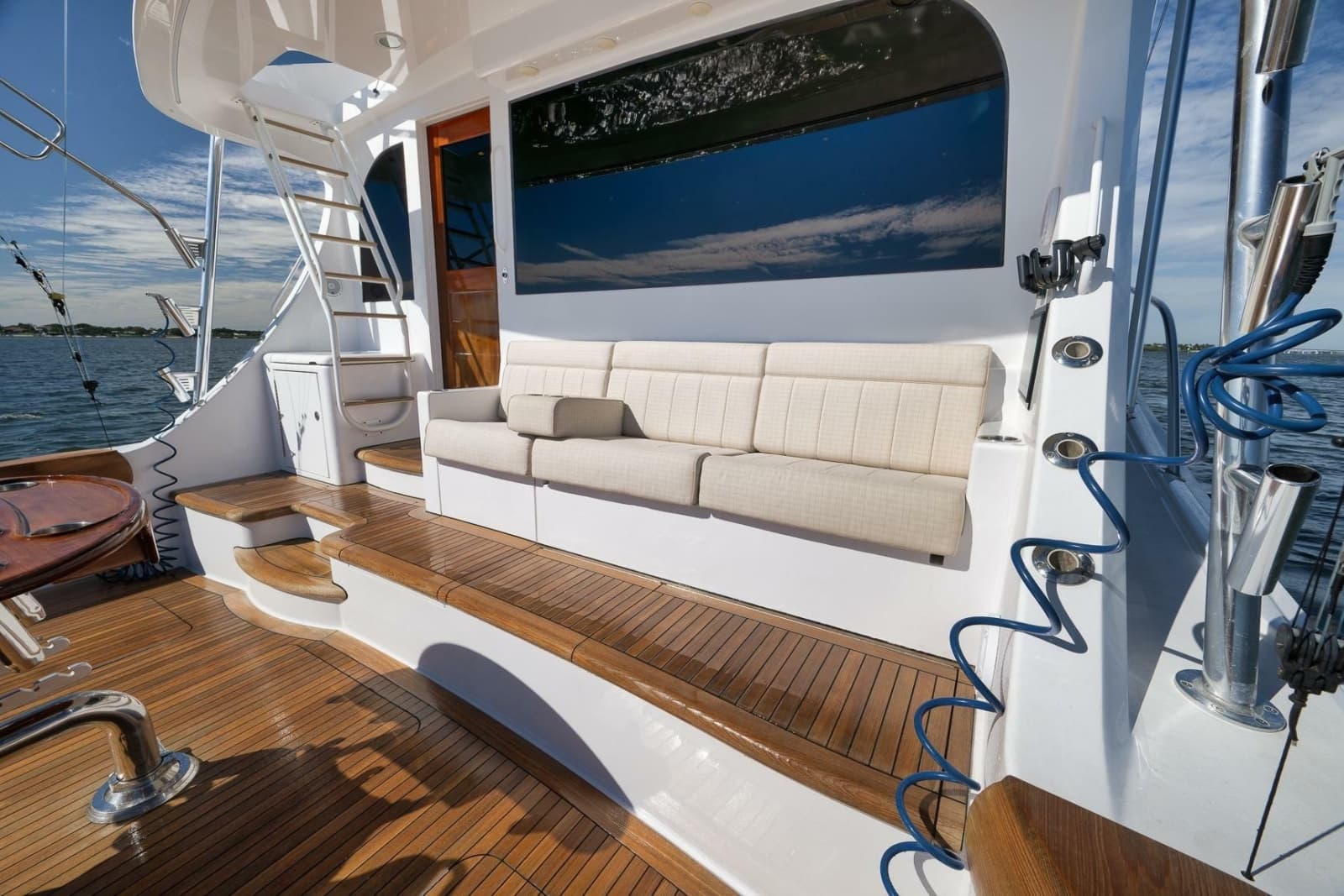 2015 Hatteras GT70 - Photo 20