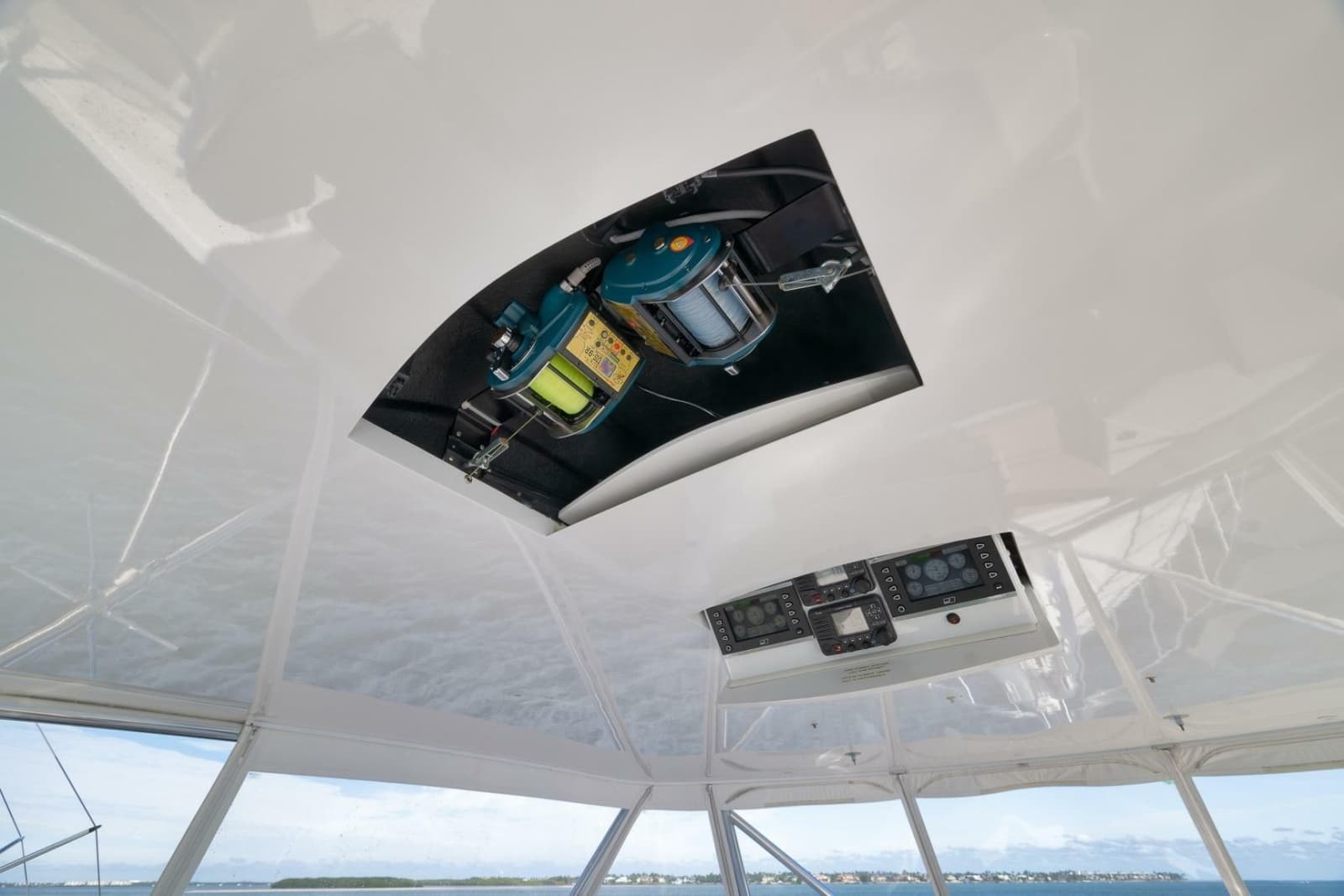 2015 Hatteras GT70 - Photo 74