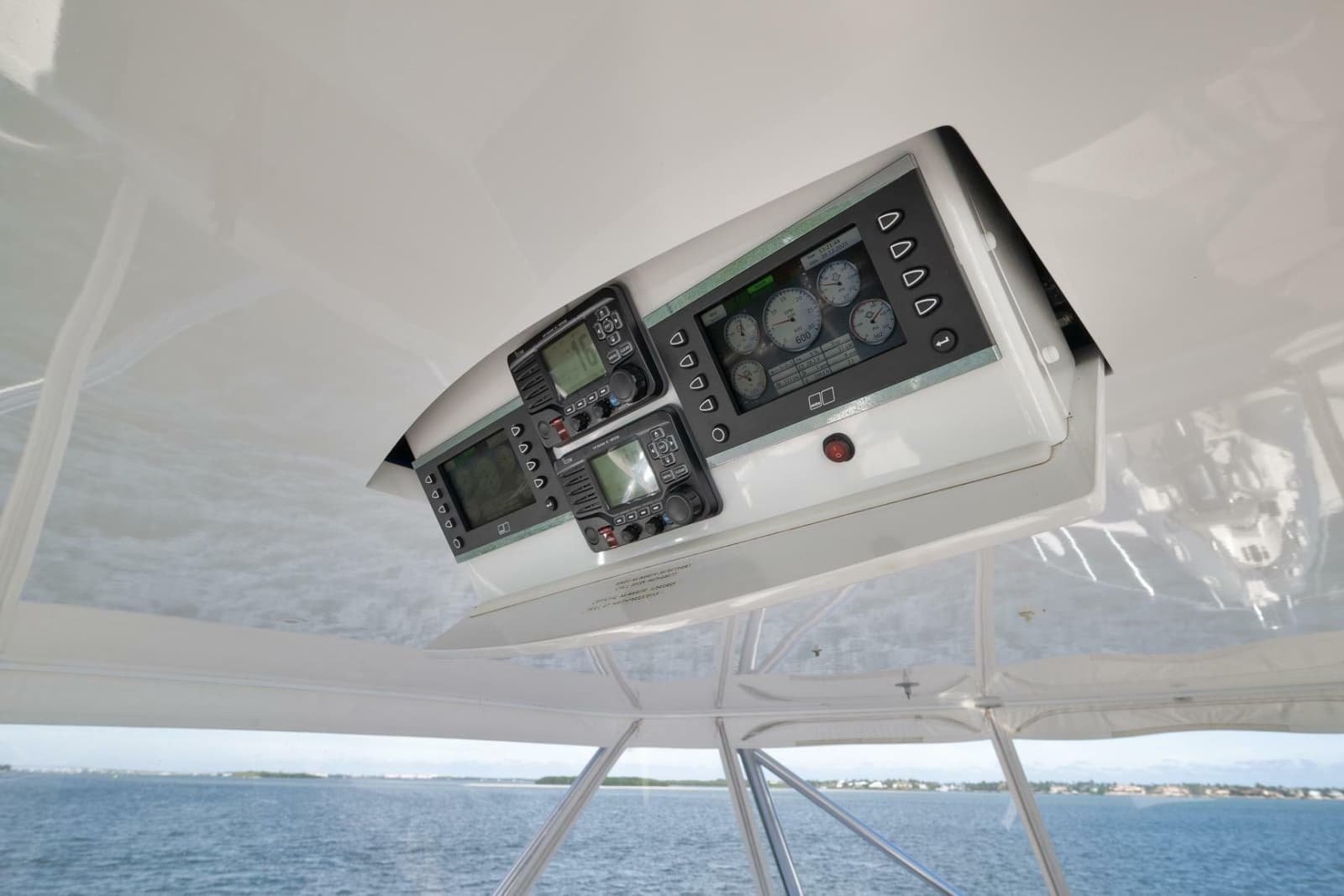2015 Hatteras GT70 - Photo 75
