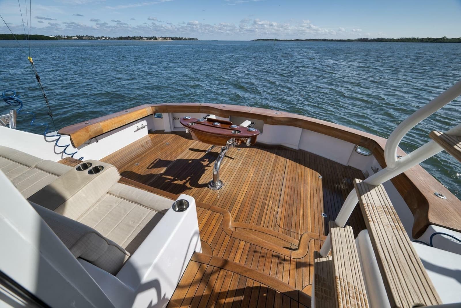 2015 Hatteras GT70 - Photo 27