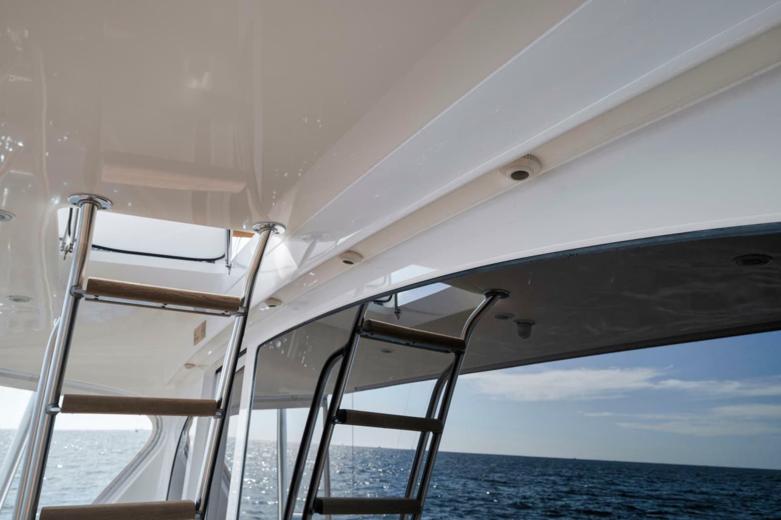 2015 Viking 70 Convertible - Photo 27