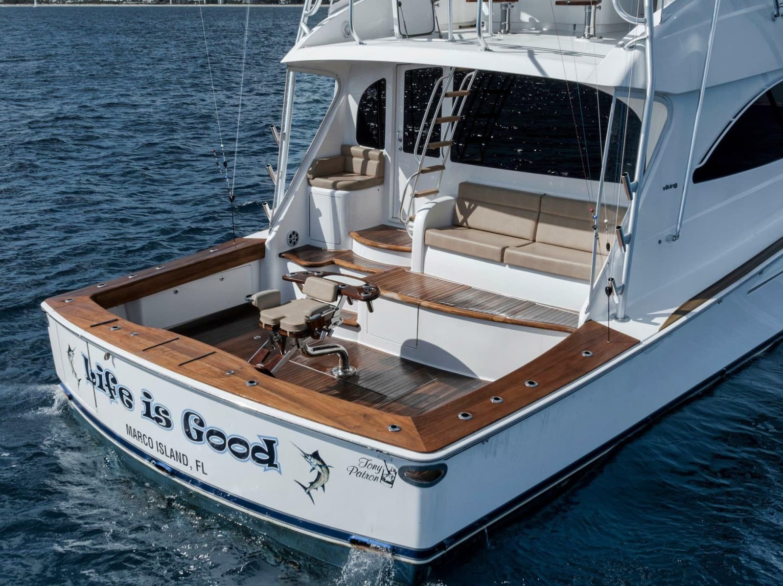 2015 Viking 70 Convertible - Photo 17