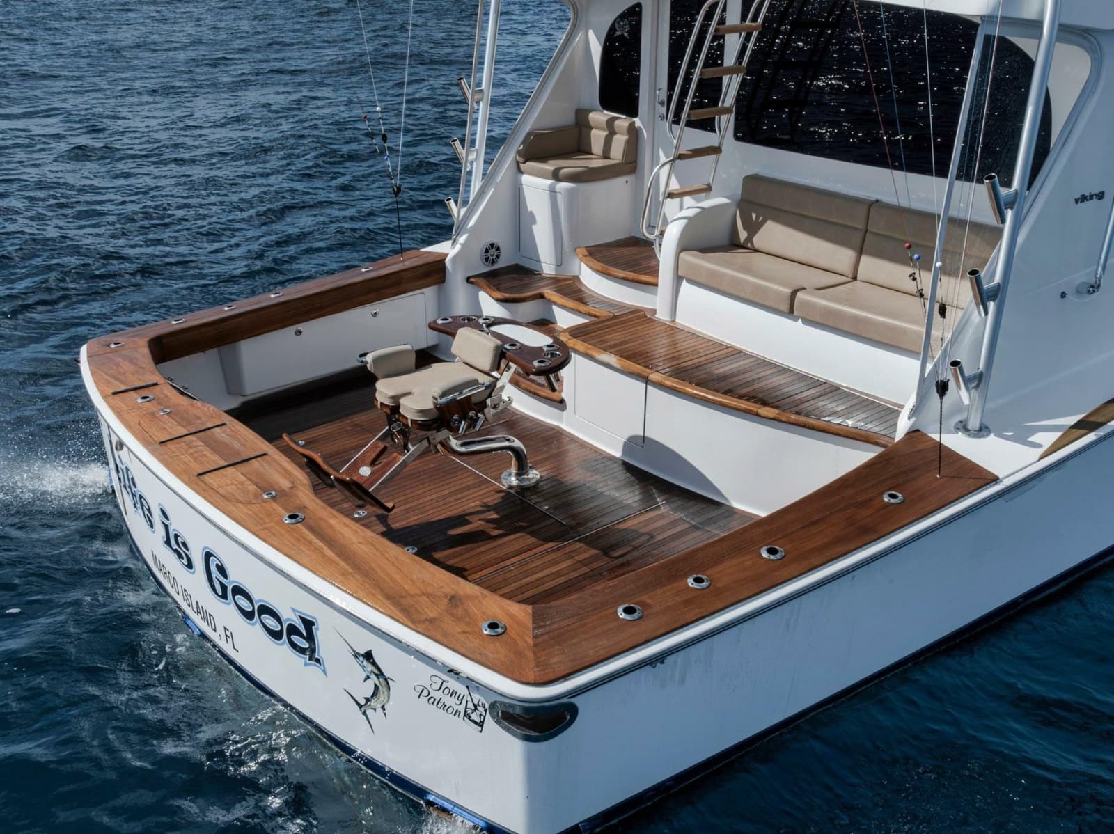2015 Viking 70 Convertible - Photo 19