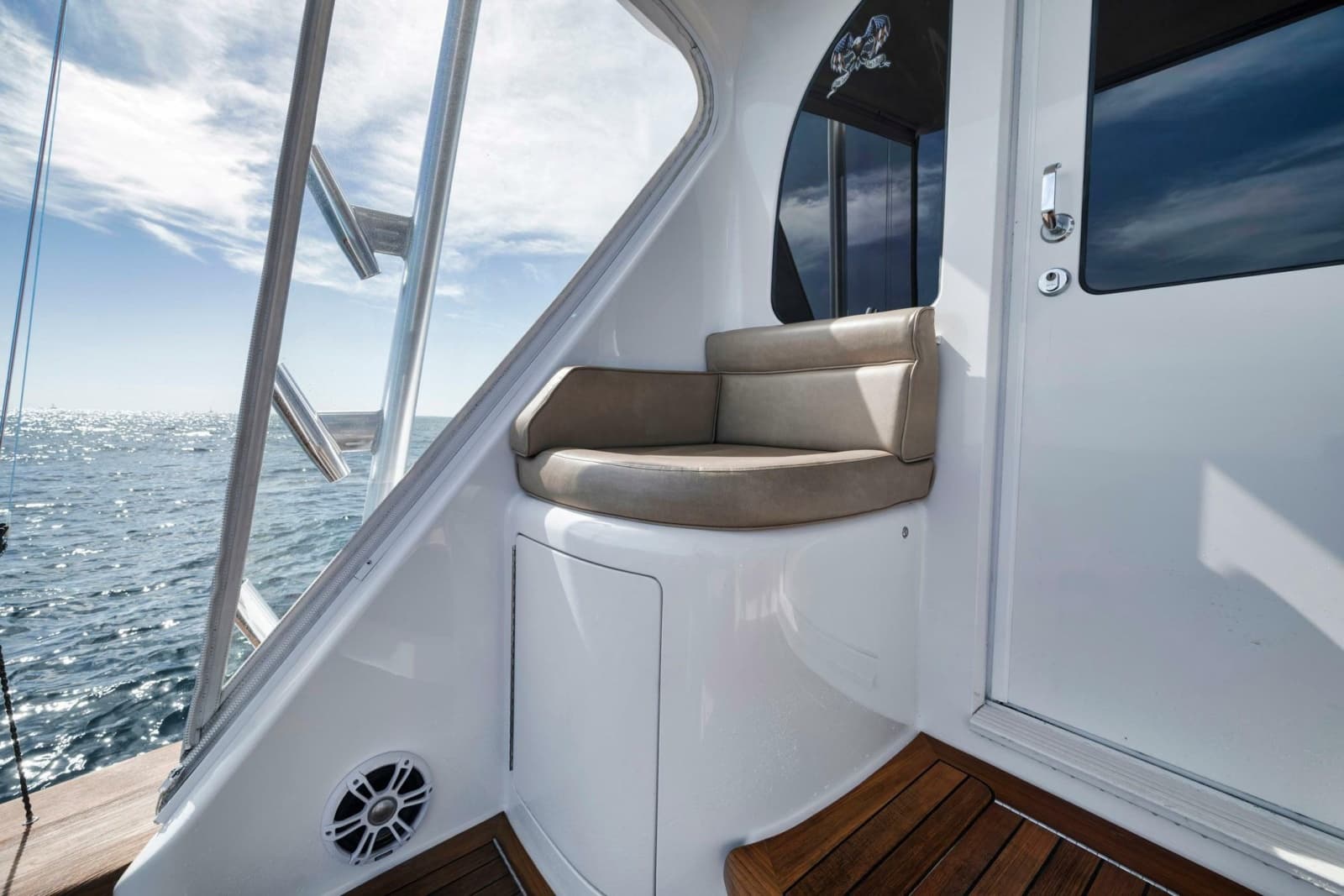 2015 Viking 70 Convertible - Photo 26