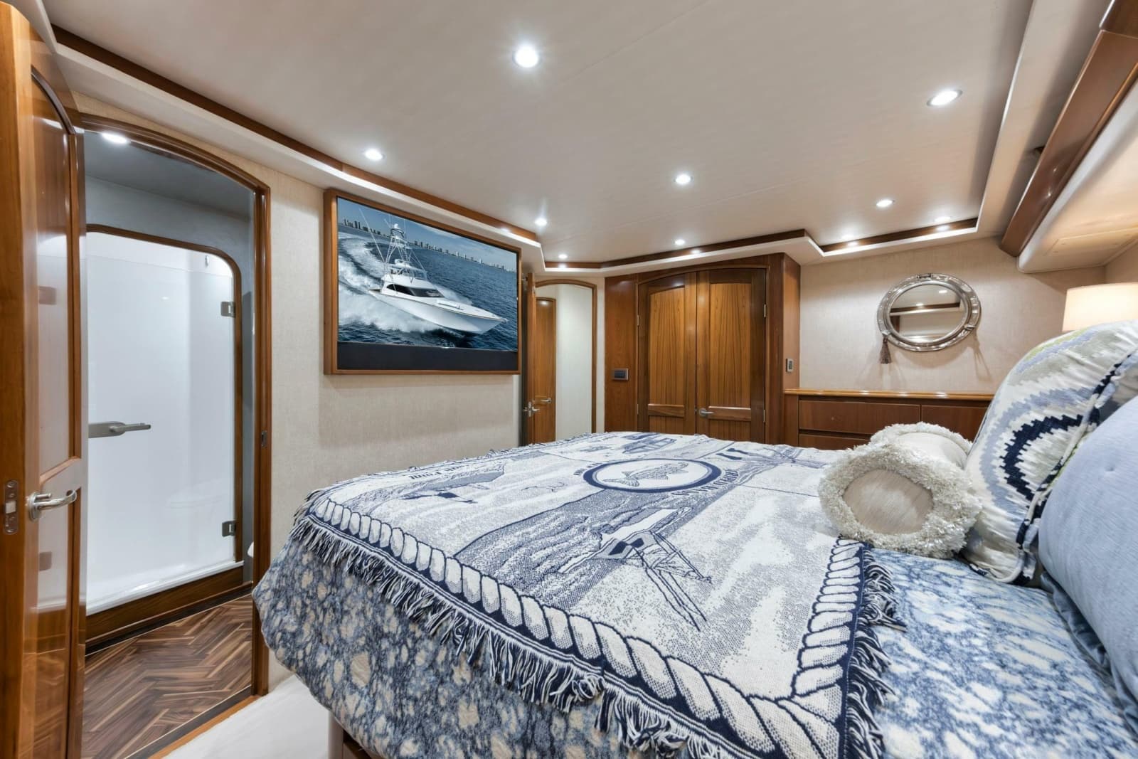 2015 Viking 70 Convertible - Photo 46