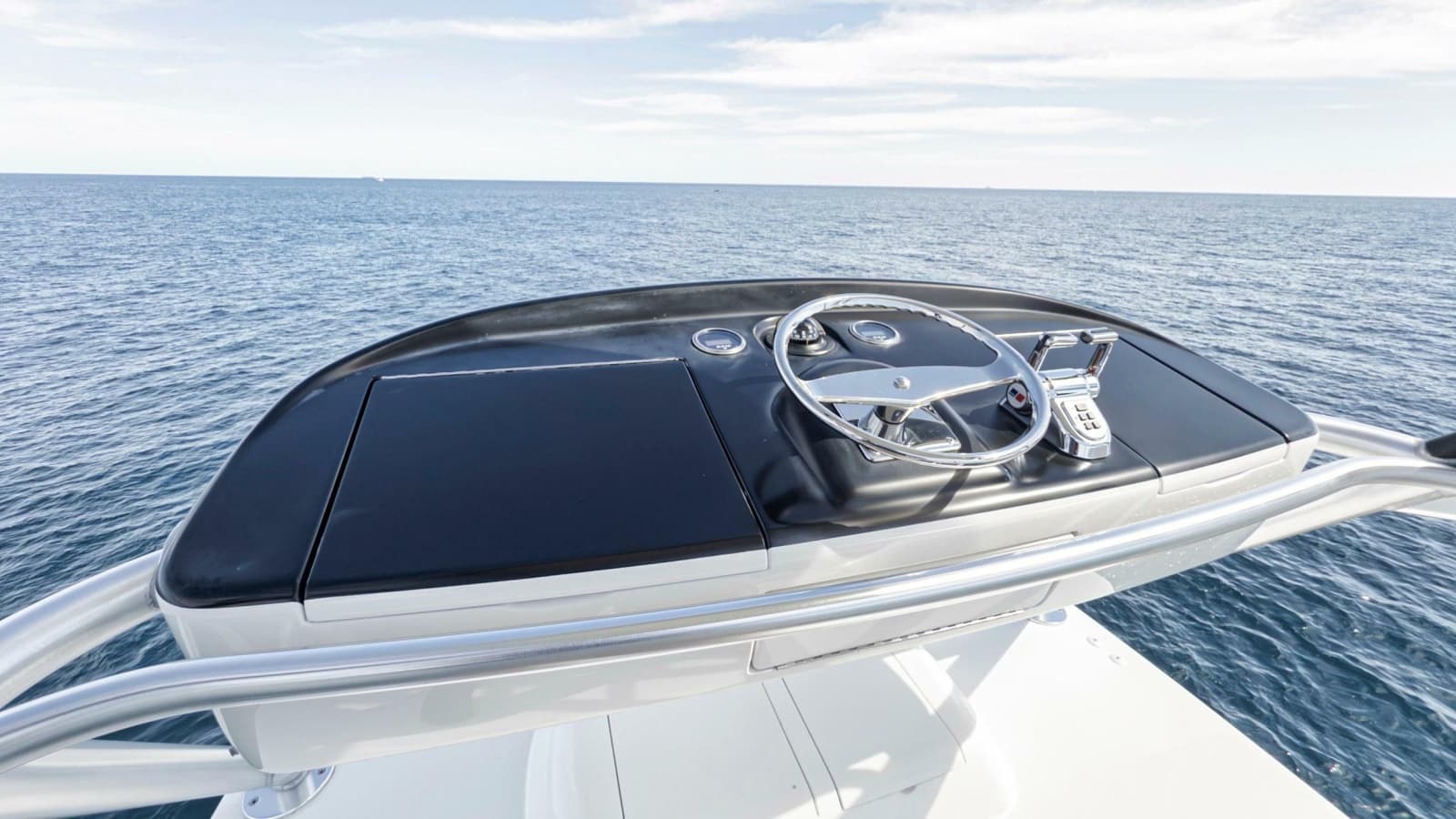 2015 Viking 70 Convertible - Photo 73
