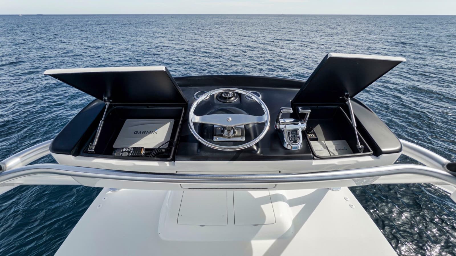 2015 Viking 70 Convertible - Photo 70