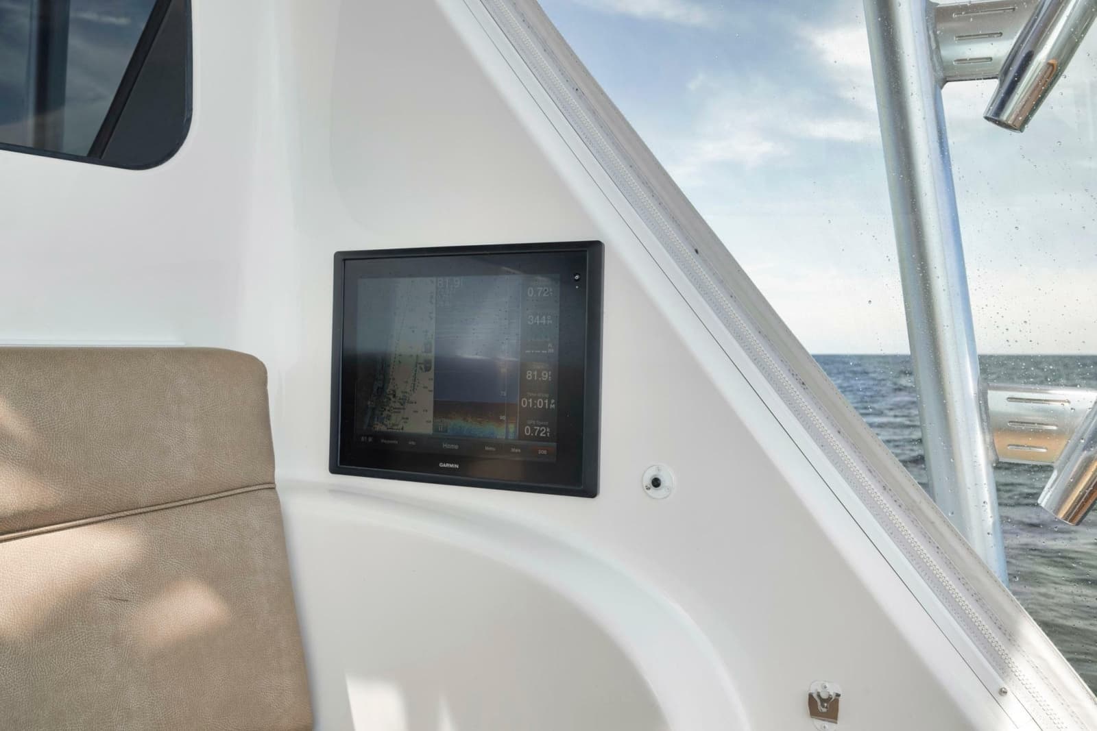 2015 Viking 70 Convertible - Photo 25