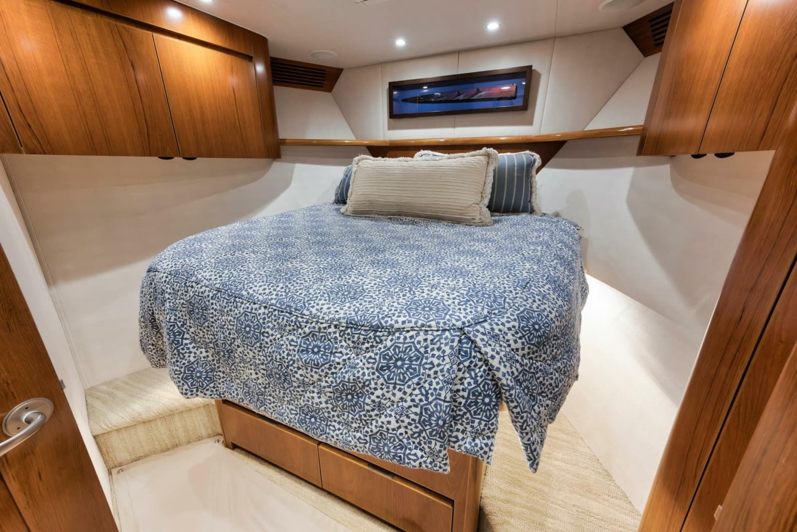 2015 Viking 70 Convertible - Photo 49