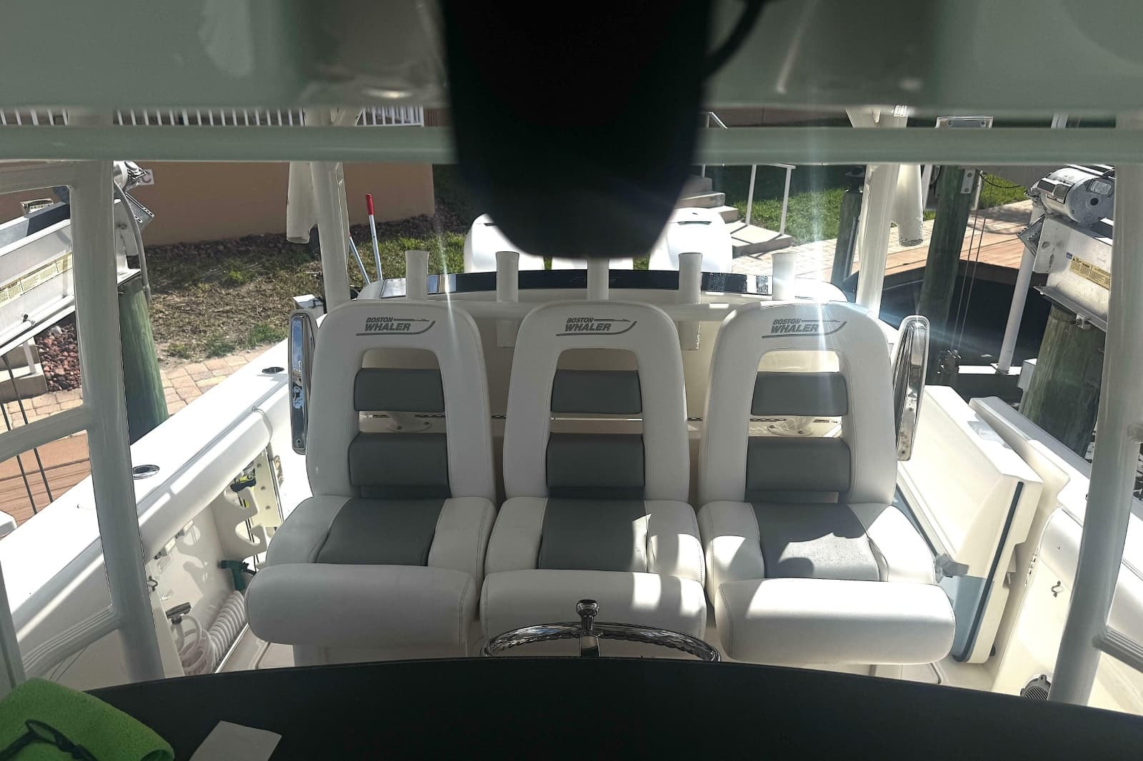 2014 Boston Whaler 350 Outrage - Photo 11