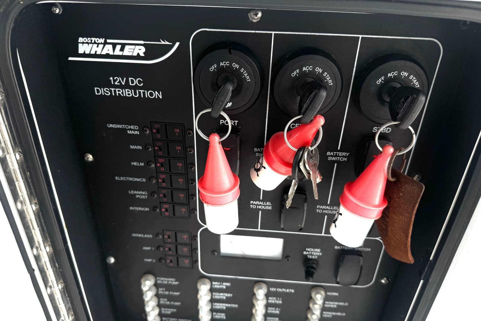 2014 Boston Whaler 350 Outrage - Photo 48