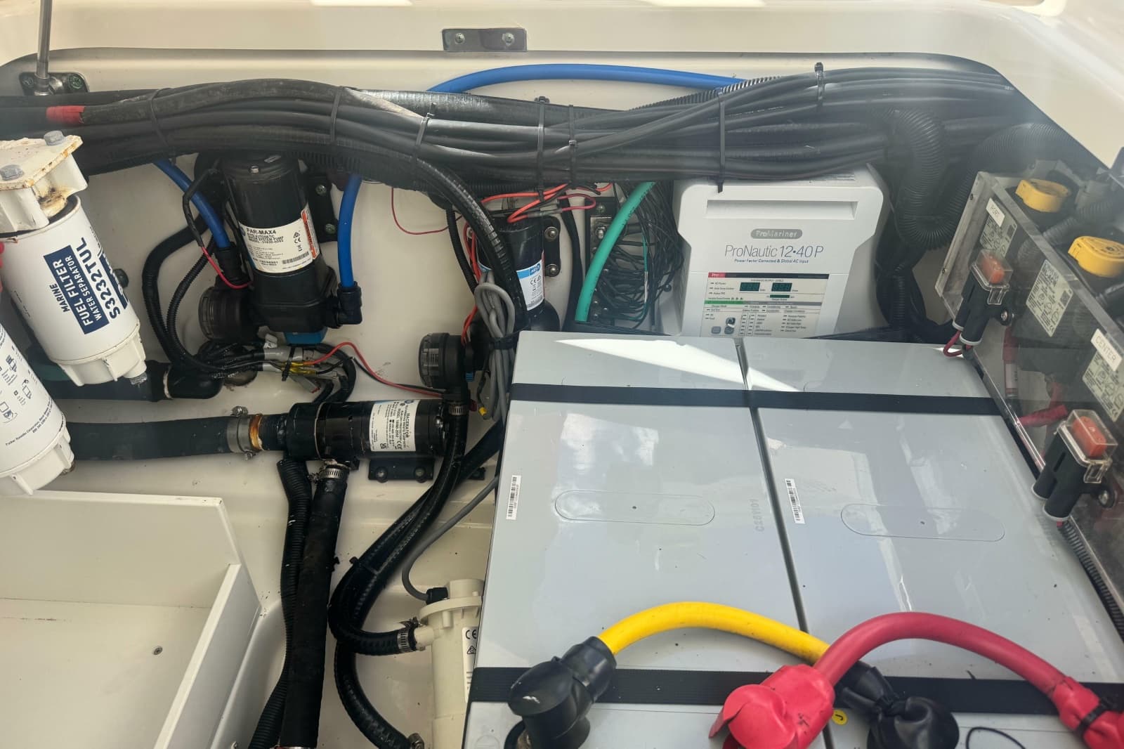 2014 Boston Whaler 350 Outrage - Photo 54